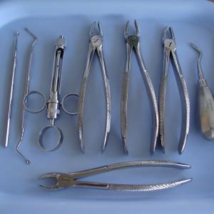 różnego rodzaju przedmioty do stomatologii